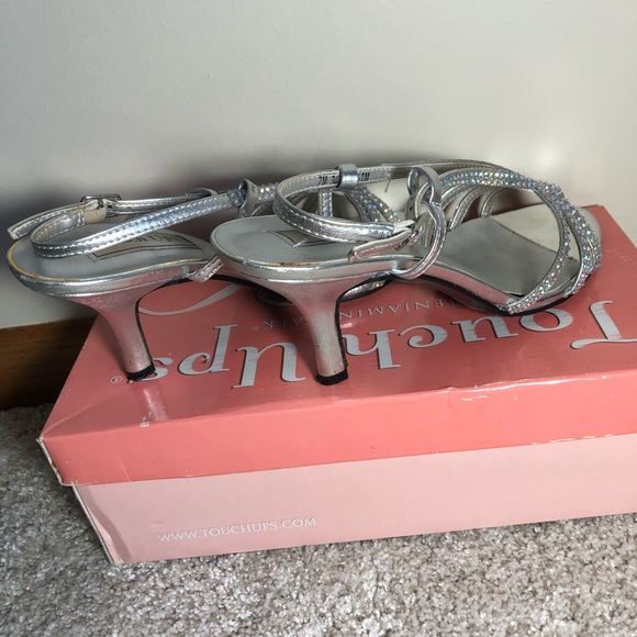 Touch Ups Silver Lyric 2 1/2" Heels Special Occasion - Picture 11 of 12